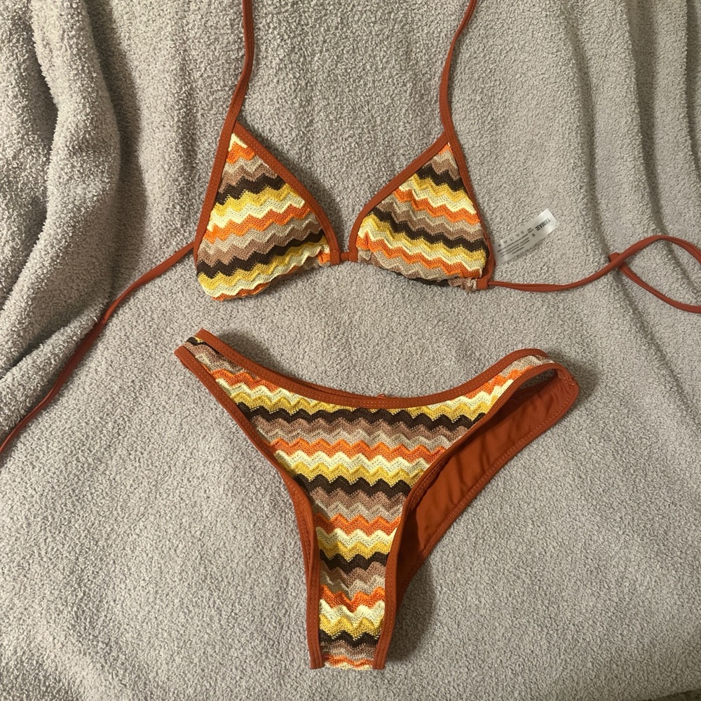 Multicolor Zigzag Bikini Set - Picture 3 of 4